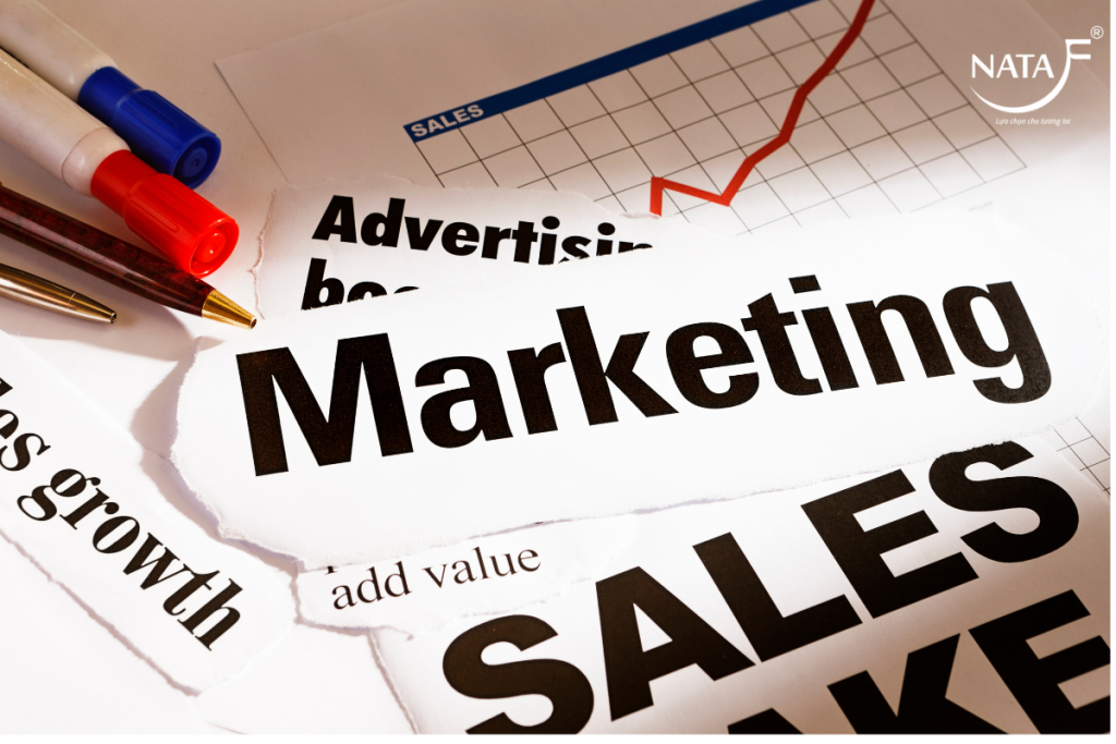 Marketing giữ vai trò trung tâm trong B2B Sales Enablement Marketing giữ vai trò trung tâm trong B2B Sales Enablement